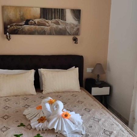 Golden Sun Apartments روداكينو المظهر الخارجي الصورة