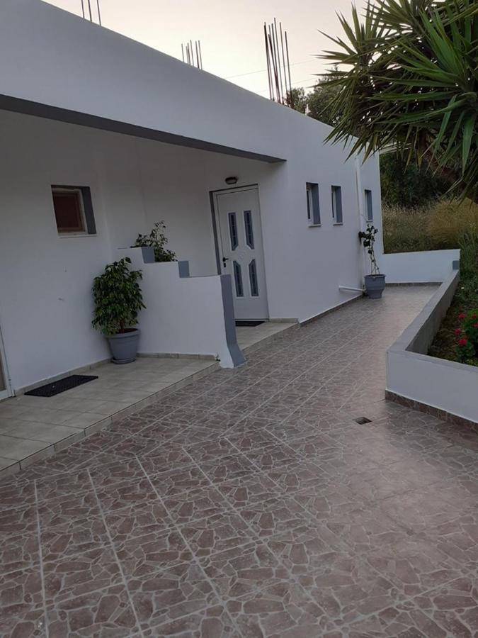 Golden Sun Apartments روداكينو المظهر الخارجي الصورة