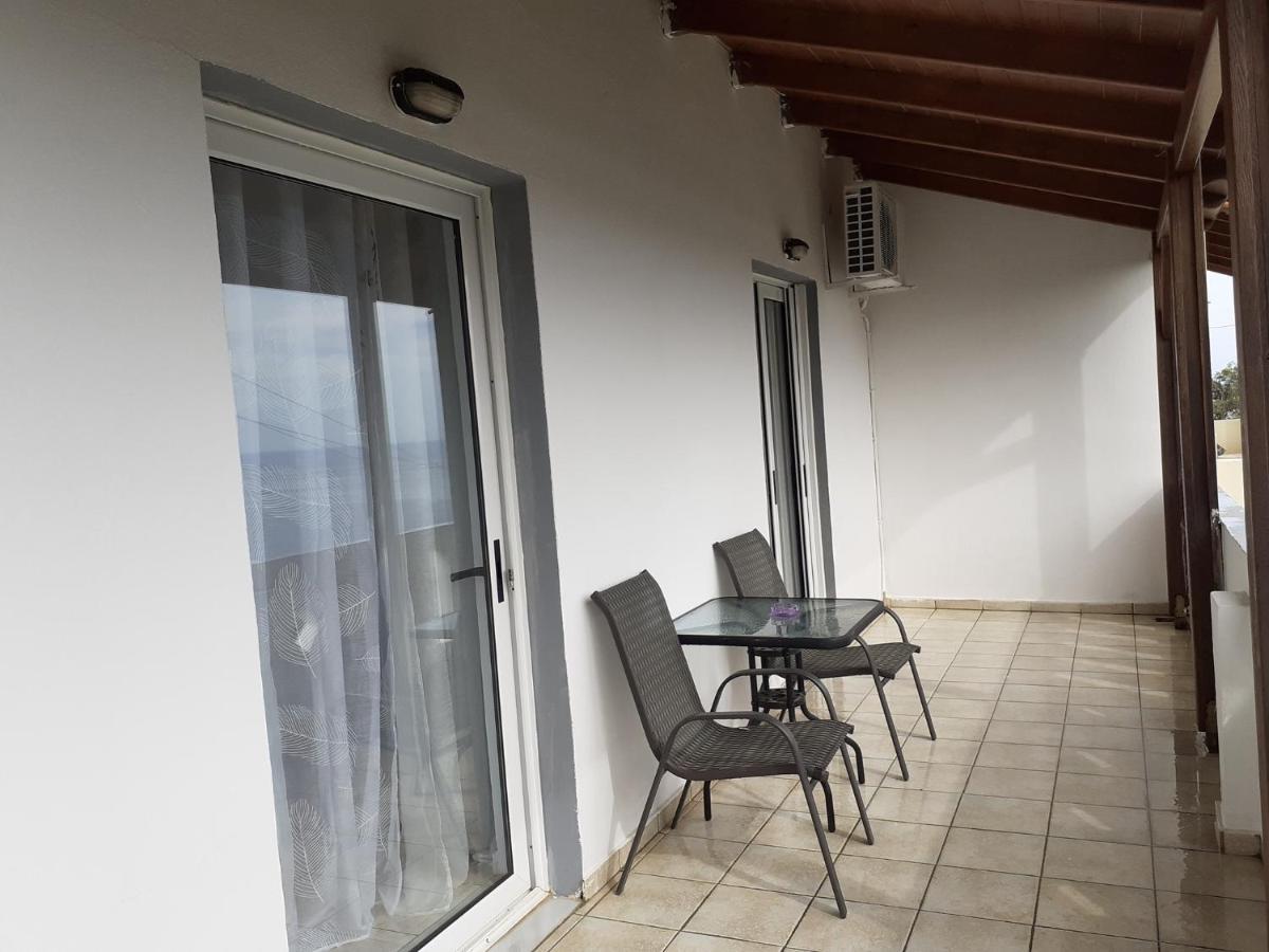 Golden Sun Apartments روداكينو المظهر الخارجي الصورة