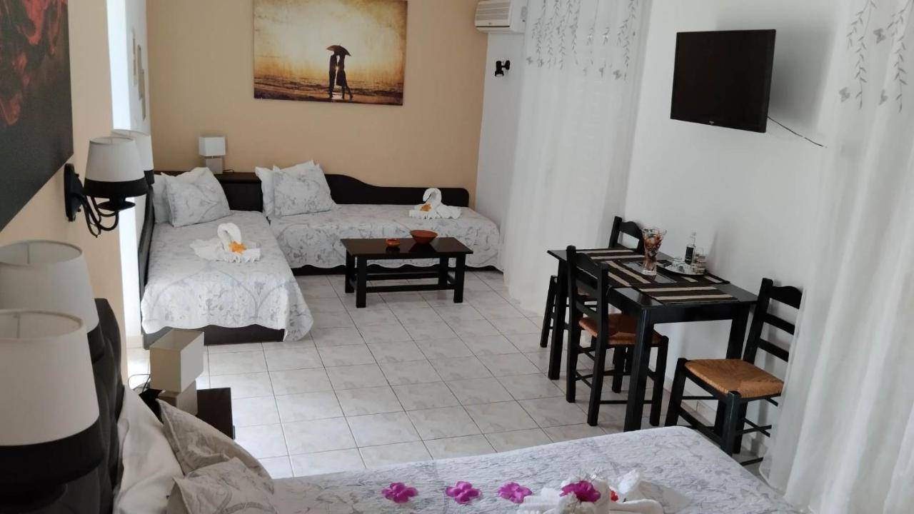 Golden Sun Apartments روداكينو المظهر الخارجي الصورة
