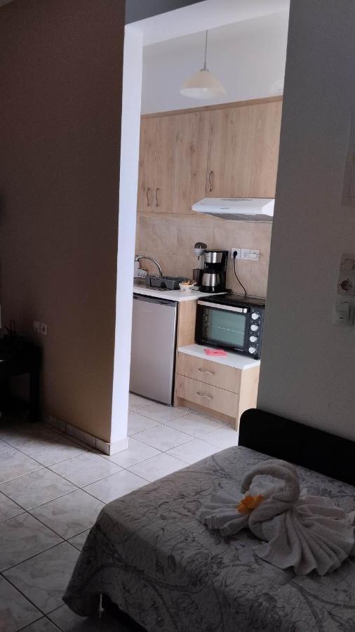 Golden Sun Apartments روداكينو المظهر الخارجي الصورة