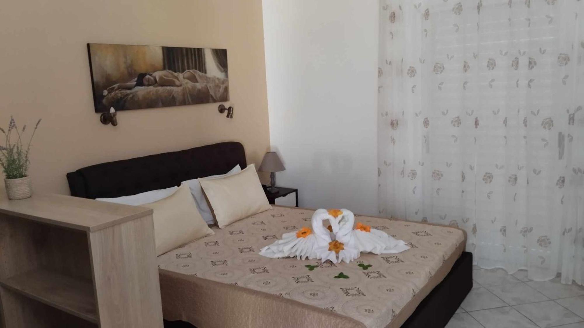 Golden Sun Apartments روداكينو المظهر الخارجي الصورة